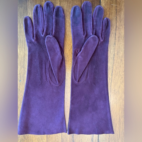 Vintage Suede Gloves - Picture 2 of 7